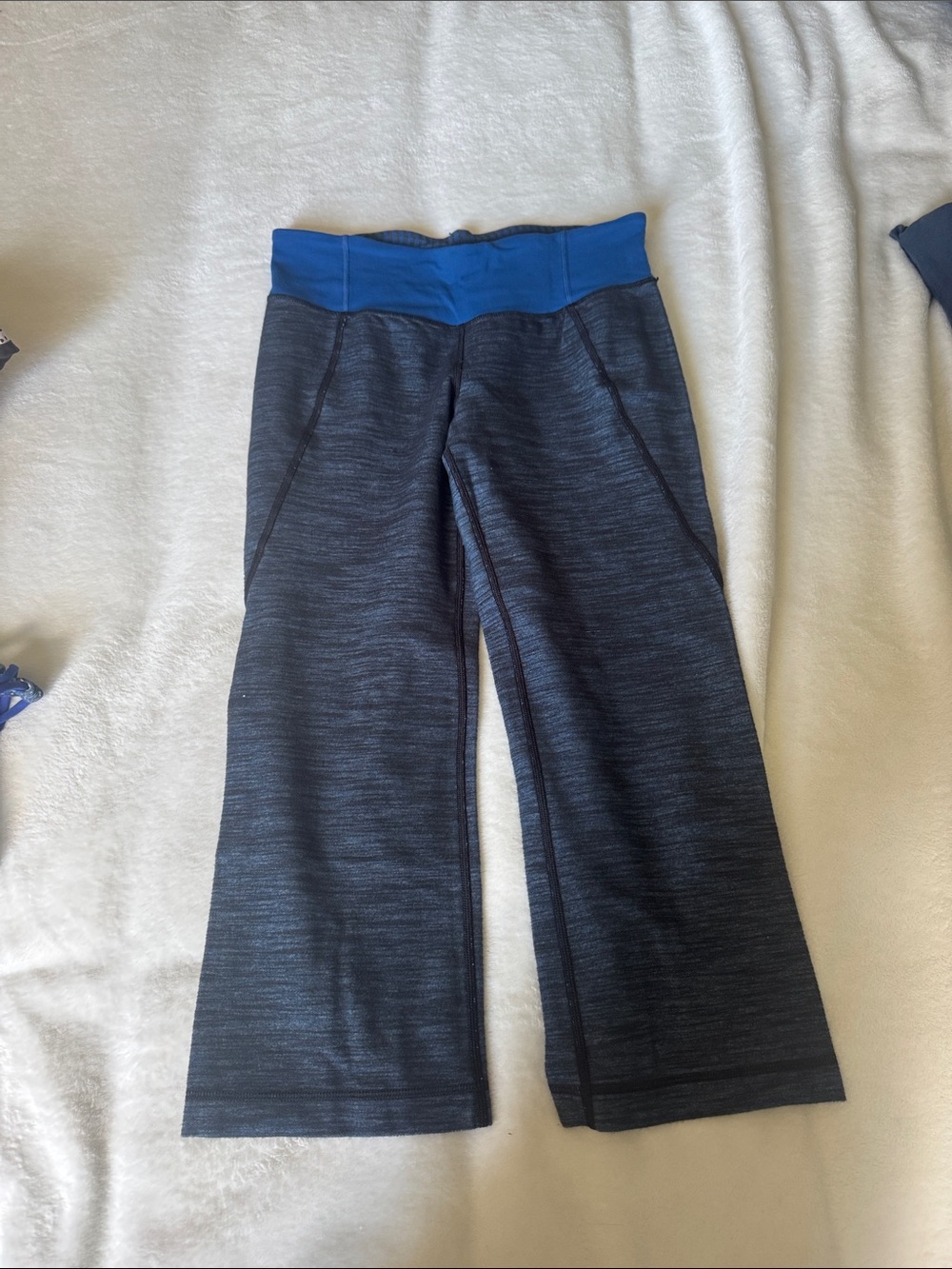 lululemon athletica Girls' Blue Waistband Gray Knit Shorts